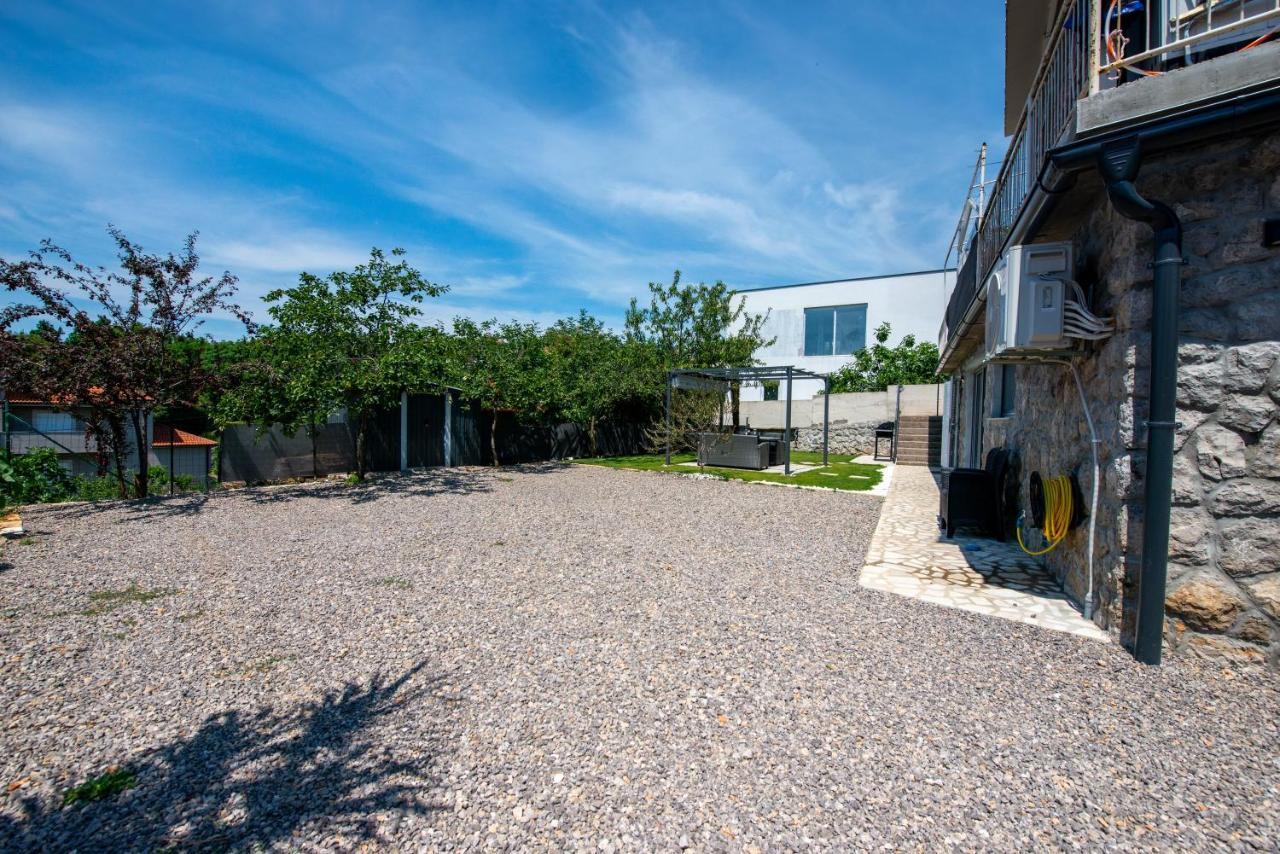 Noa Apartment